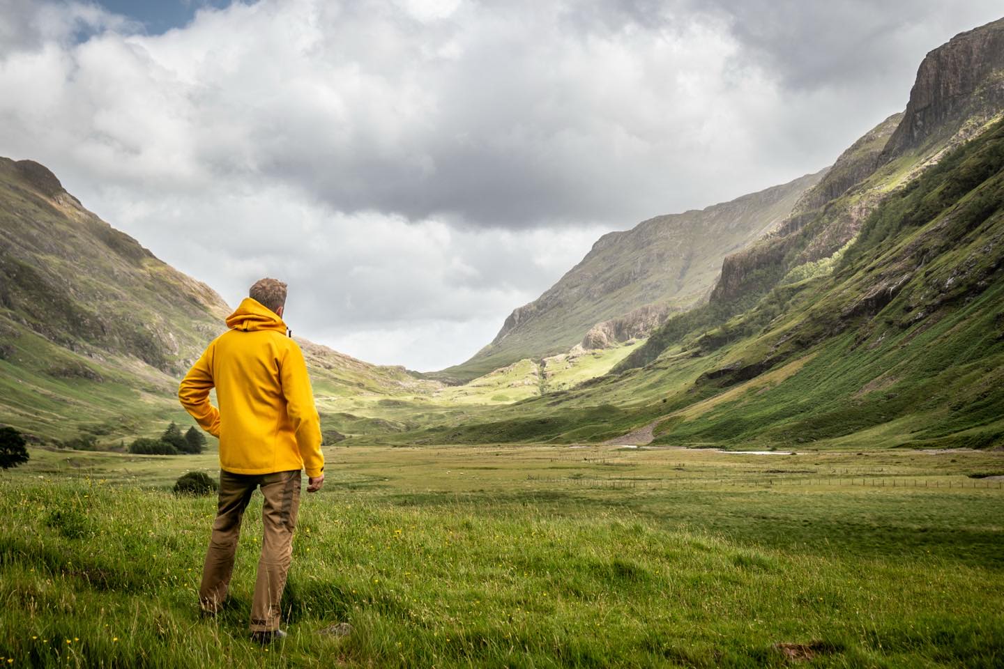 Wer erkennt das wunderschöne Tal, in dem wir letztes Wochenende gewandert sind!? Tipp: so ganz allein waren wir nicht, mussten eine Straße  und einige Menschen weg retouschieren…😉