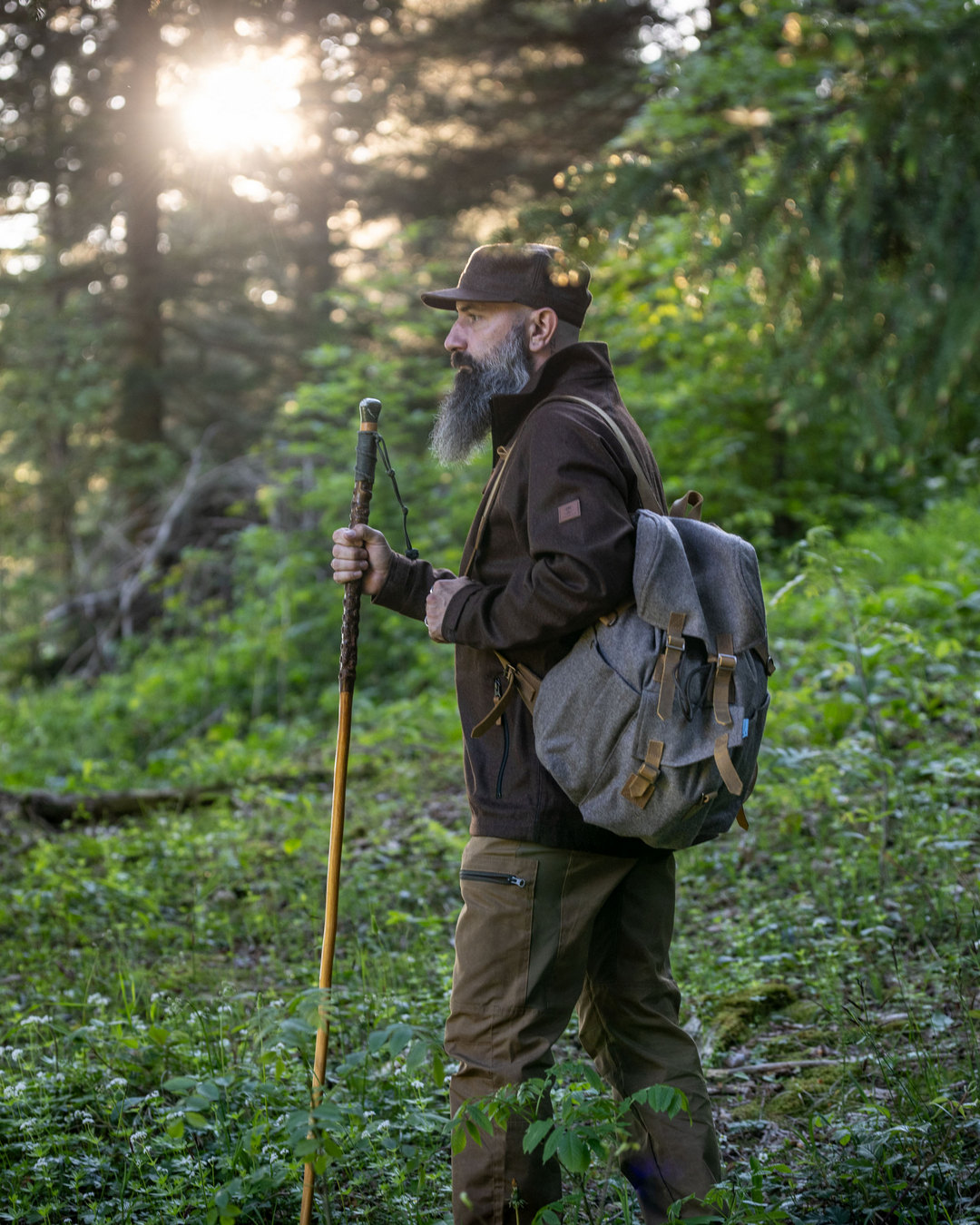 Übergangszeit heißt: morgens kühl, mittags mild, abends wieder frisch. Genau dafür ist die STEINKAUZ Lodenjacke "Kragenraudi" gemacht. Leicht, angenehm wärmend und unkompliziert zu tragen ist sie die ideale Übergangsjacke für Frühling und Herbst. #Herbst #DraussenZuHause #Outdoor #Bushcraft #Wandern